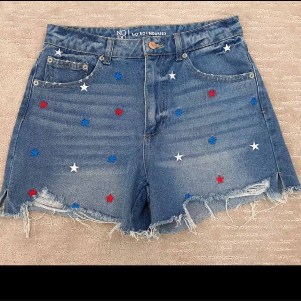 No Boundries Sz 5 Cut Off Denim High Shorts Red Blue Embroidered Stars Patriotic - Picture 1 of 5